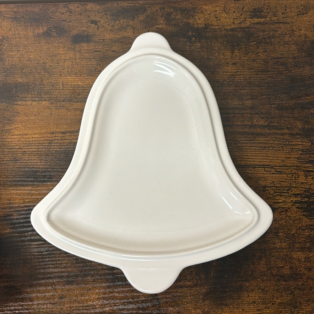 Pfaltzgraff Christmas Heritage Bell Plate